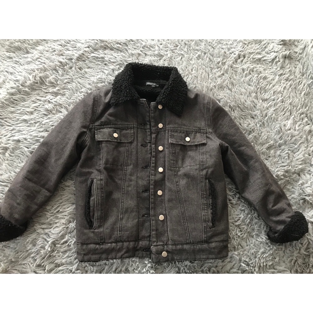 Kendall & Kylie Black Sherpa Lined jean jacket